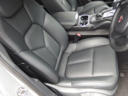 ポルシェ カイエン V6 正規ディーラー車　右ハンドル　レーンチェンジアシスト　シートヒーター  ブラックレザーシート　純正アルミ　純正ナビ・TV 中古車