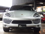 ポルシェ カイエン V6 正規ディーラー車　右ハンドル　レーンチェンジアシスト　シートヒーター  ブラックレザーシート　純正アルミ　純正ナビ・TV 中古車