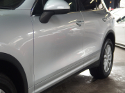 ポルシェ カイエン V6 正規ディーラー車　右ハンドル　レーンチェンジアシスト　シートヒーター  ブラックレザーシート　純正アルミ　純正ナビ・TV 中古車