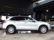 ポルシェ カイエン V6 正規ディーラー車　右ハンドル　レーンチェンジアシスト　シートヒーター  ブラックレザーシート　純正アルミ　純正ナビ・TV 中古車