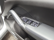 ポルシェ カイエン V6 正規ディーラー車　右ハンドル　レーンチェンジアシスト　シートヒーター  ブラックレザーシート　純正アルミ　純正ナビ・TV 中古車