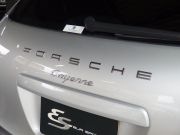 ポルシェ カイエン V6 正規ディーラー車　右ハンドル　レーンチェンジアシスト　シートヒーター  ブラックレザーシート　純正アルミ　純正ナビ・TV 中古車