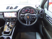 ポルシェ カイエン S スポーツクロノパッケージ　正規ディーラー車　ワンオーナー　パノラマサンルーフ  エアサス　純正21inアルミ　リアアスクルステアリング 中古車