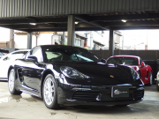 ポルシェ&nbsp;718 ケイマン&nbsp;正規ディーラー車　ブラックレザーシート　純正ナビ　バックカメラ　電動格納ミラー　オートライト  パークトロニック　純正アルミ&nbsp;中古車