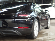 ポルシェ&nbsp;718 ケイマン&nbsp;正規ディーラー車　ブラックレザーシート　純正ナビ　バックカメラ　電動格納ミラー　オートライト  パークトロニック　純正アルミ&nbsp;中古車