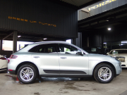 ポルシェ マカン S PDK 正規ディーラー車　右ハンドル　走行2.5万キロ台　Dメモリー付きパワーシート　純正ナビ・TV  バックカメラ 中古車