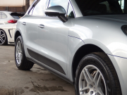 ポルシェ マカン S PDK 正規ディーラー車　右ハンドル　走行2.5万キロ台　Dメモリー付きパワーシート　純正ナビ・TV  バックカメラ 中古車