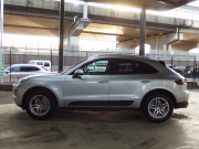 ポルシェ マカン S PDK 正規ディーラー車　右ハンドル　走行2.5万キロ台　Dメモリー付きパワーシート　純正ナビ・TV  バックカメラ 中古車