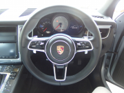 ポルシェ マカン S PDK 正規ディーラー車　右ハンドル　走行2.5万キロ台　Dメモリー付きパワーシート　純正ナビ・TV  バックカメラ 中古車