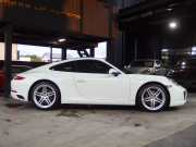 ポルシェ 911(Type991.2) 正規ディーラー車　右ハンドル　純正ナビCarPlay付き　社外バックカメラ　純正19インチアルミ　 中古車