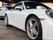 ポルシェ 911(Type991.2) 正規ディーラー車　右ハンドル　純正ナビCarPlay付き　社外バックカメラ　純正19インチアルミ　 中古車