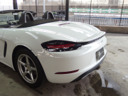 ポルシェ&nbsp;718 ボクスター&nbsp;スポーツクロノパッケージ　正規ディーラー車　右ハンドル　シートヒーター  オートエアコン　純正ナビ　社外地デジチューナー&nbsp;中古車