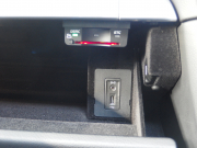 ポルシェ&nbsp;718 ボクスター&nbsp;スポーツクロノパッケージ　正規ディーラー車　右ハンドル　シートヒーター  オートエアコン　純正ナビ　社外地デジチューナー&nbsp;中古車