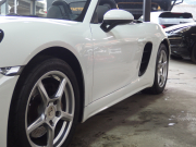 ポルシェ&nbsp;718 ボクスター&nbsp;スポーツクロノパッケージ　正規ディーラー車　右ハンドル　シートヒーター  オートエアコン　純正ナビ　社外地デジチューナー&nbsp;中古車