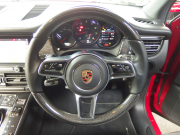 ポルシェ マカン オールレザーインテリア カーボンパネル カーボンコンビステアリング ステアリングヒーター スマートキー 中古車