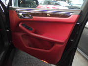 ポルシェ マカン S スポーツクロノパッケージ　正規ディーラー車　スマートキー　フロント左右シートヒーター   オールレザーインテリア 中古車