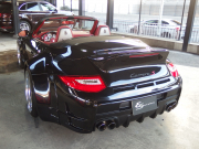 ポルシェ 911(Type997) カレラSカブリオレ　スポーツクロノPKG レッドレザー インテリア　ES可変バルブマフラー　社外ダックテール 中古車