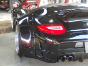 ポルシェ 911(Type997) カレラSカブリオレ　スポーツクロノPKG レッドレザー インテリア　ES可変バルブマフラー　社外ダックテール 中古車