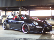 ポルシェ 911(Type997) カレラSカブリオレ　スポーツクロノPKG レッドレザー インテリア　ES可変バルブマフラー　社外ダックテール 中古車