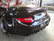 ポルシェ 911(Type997) カレラSカブリオレ　スポーツクロノPKG レッドレザー インテリア　ES可変バルブマフラー　社外ダックテール 中古車