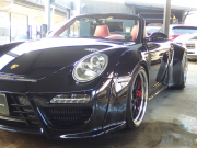 ポルシェ 911(Type997) カレラSカブリオレ　スポーツクロノPKG レッドレザー インテリア　ES可変バルブマフラー　社外ダックテール 中古車