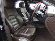 ポルシェ&nbsp;マカン&nbsp;ターボ 　正規D車　PDK　純正21inアルミ　オールレザーインテリア　アダプティブスポーツシート&nbsp;中古車