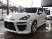 ポルシェ カイエン 正規ディーラー車　右ハンドル EUR-GTエアロ　ESローダウンサス　社外22インチアルミ 中古車