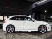 ポルシェ カイエン 正規ディーラー車　右ハンドル EUR-GTエアロ　ESローダウンサス　社外22インチアルミ 中古車