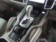 ポルシェ カイエン 正規ディーラー車　右ハンドル EUR-GTエアロ　ESローダウンサス　社外22インチアルミ 中古車