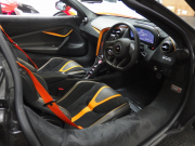 マクラーレン 720S 正規ディーラー車 右ハンドル スポーツエキゾースト フロントリフトシステム 純正鍛造アルミホイール 中古車