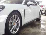 ポルシェ&nbsp;パナメーラ スポーツツーリスモ&nbsp;4S 正規ディーラー車 純正19インチアルミ エアサス LEDヘッドライト パノラマルーフ&nbsp;中古車