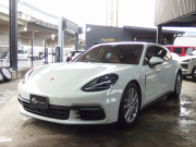 ポルシェ&nbsp;パナメーラ スポーツツーリスモ&nbsp;4S 正規ディーラー車 純正19インチアルミ エアサス LEDヘッドライト パノラマルーフ&nbsp;中古車