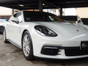 ポルシェ&nbsp;パナメーラ スポーツツーリスモ&nbsp;4S 正規ディーラー車 純正19インチアルミ エアサス LEDヘッドライト パノラマルーフ&nbsp;中古車