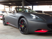 フェラーリ&nbsp;カリフォルニア&nbsp;F1　DCT　正規ディーラー車　左ハンドル　マットブラックフルラッピング　20インチアルミ　&nbsp;中古車