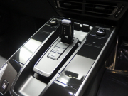 ポルシェ 911(Type992) カレラ　正規ディーラー車　右ハンドル　スポーツクロノPKG　BOSE　スポーツテールパイプ 中古車