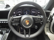 ポルシェ 911(Type992) カレラ　正規ディーラー車　右ハンドル　スポーツクロノPKG　BOSE　スポーツテールパイプ 中古車