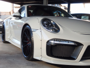 ポルシェ&nbsp;911(Type991.1)&nbsp;カレラS　左ハンドル　EUR-GTRワイドボディキット　ES21inアルミ　オールペイント&nbsp;中古車