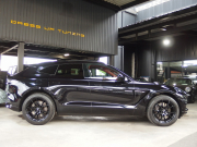 アストンマーティン&nbsp;DBX&nbsp;正規ディーラー車　右ハンドル&nbsp;中古車