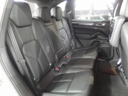 ポルシェ&nbsp;カイエン&nbsp;S　正規ディーラー車　右ハンドル　&nbsp;中古車