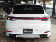 ポルシェ&nbsp;マカン&nbsp;S　正規ディーラー車　右ハンドル　EUR-GTエアロキット&nbsp;中古車