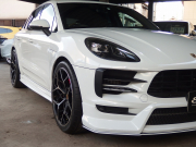 ポルシェ&nbsp;マカン&nbsp;S　正規ディーラー車　右ハンドル　EUR-GTエアロキット&nbsp;中古車