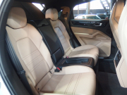 ポルシェ カイエンクーペ 正規ディーラー車　右ハンドル　2020yモデル 中古車