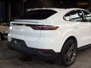 ポルシェ カイエンクーペ 正規ディーラー車　右ハンドル　2020yモデル 中古車