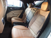 ポルシェ カイエンクーペ 正規ディーラー車　右ハンドル　2020yモデル 中古車