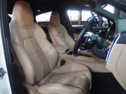 ポルシェ カイエンクーペ 正規ディーラー車　右ハンドル　2020yモデル 中古車