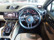 ポルシェ カイエンクーペ 正規ディーラー車　右ハンドル　2020yモデル 中古車