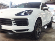 ポルシェ カイエンクーペ 正規ディーラー車　右ハンドル　2020yモデル 中古車