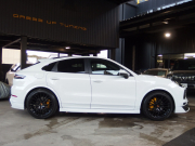 ポルシェ&nbsp;カイエンクーペ&nbsp;正規ディーラー車　EUR-GTエアロ　ESダウンサス　22インチアルミホイール　右ハンドル　2020yモデル&nbsp;中古車
