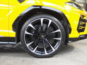 ランボルギーニ ウルス 正規ディーラー車　左ハンドル　 中古車