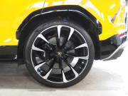 ランボルギーニ ウルス 正規ディーラー車　左ハンドル　 中古車